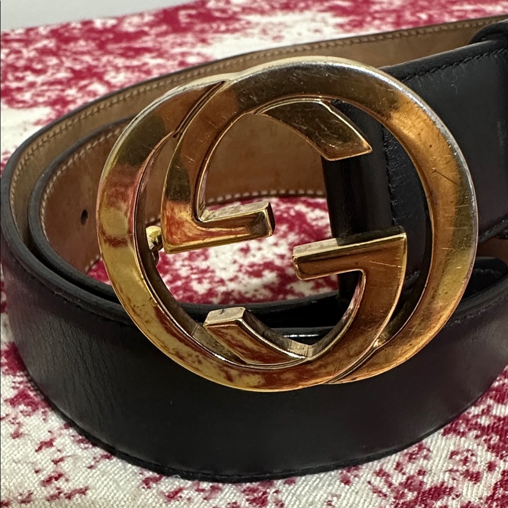 Gucci Black Belt with Gold GG Buckle - Picture 3 of 8